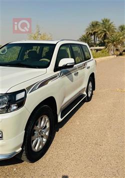 تۆیۆتا لاند کروزەر